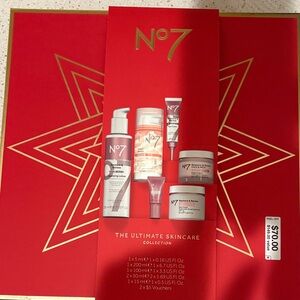 No7 Ultimate Skincare Collection - Red